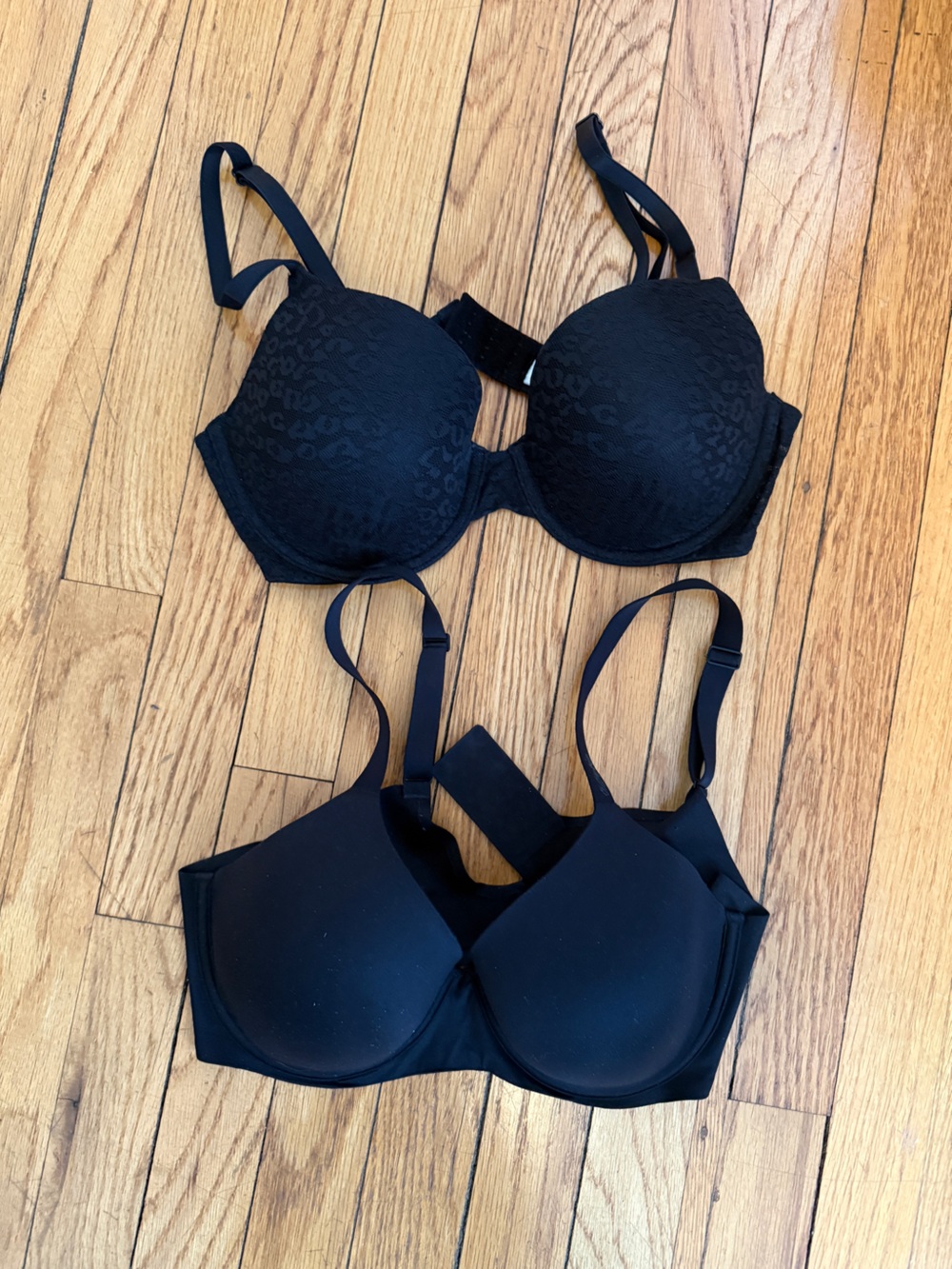 lot of 2 36C black bras - victorias secret pink & aerie